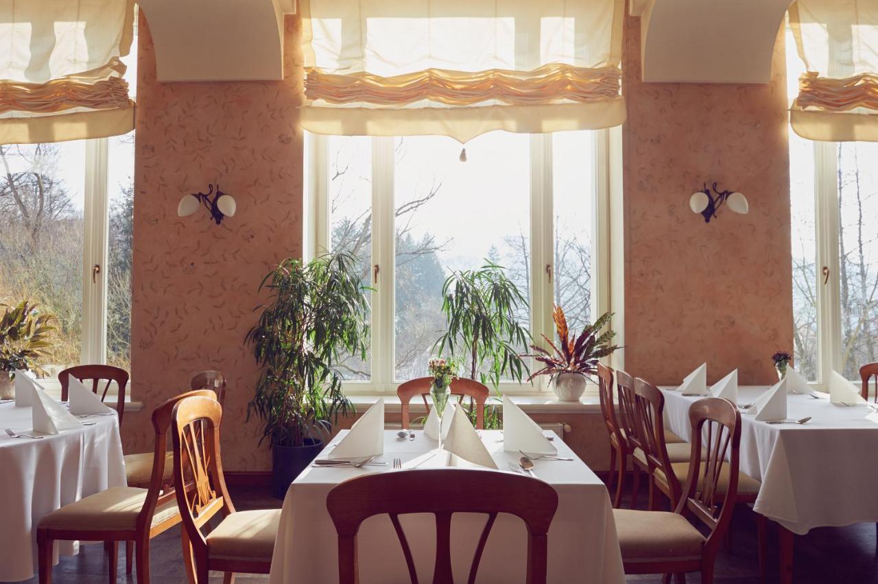Zamek Na Skale Hotel Тшебешовице Екстериор снимка