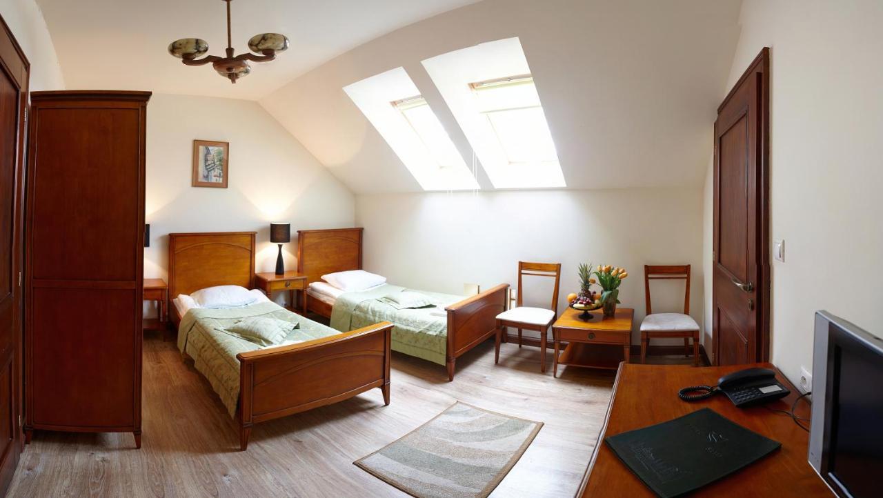Zamek Na Skale Hotel Тшебешовице Екстериор снимка