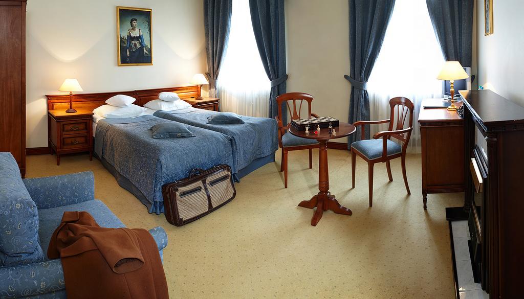 Zamek Na Skale Hotel Тшебешовице Стая снимка